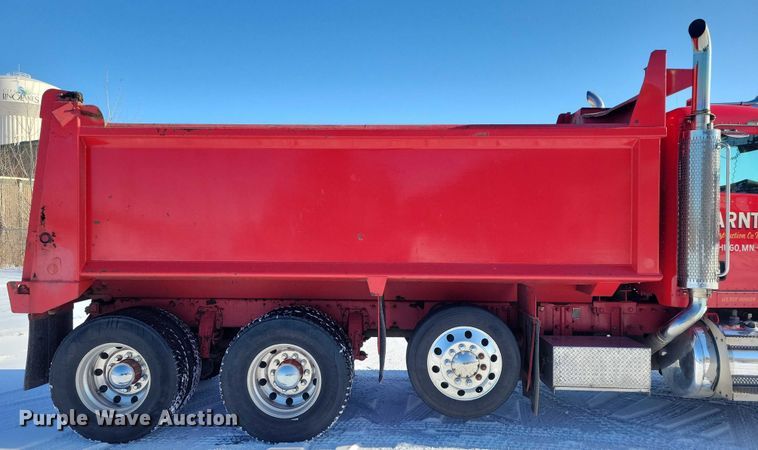 image for item EA2814 2007 Peterbilt 379 dump truck