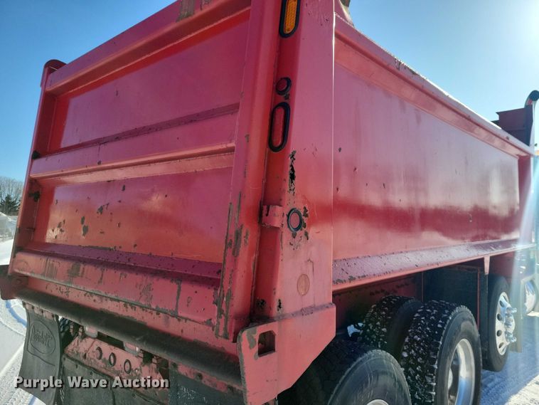 image for item EA2814 2007 Peterbilt 379 dump truck