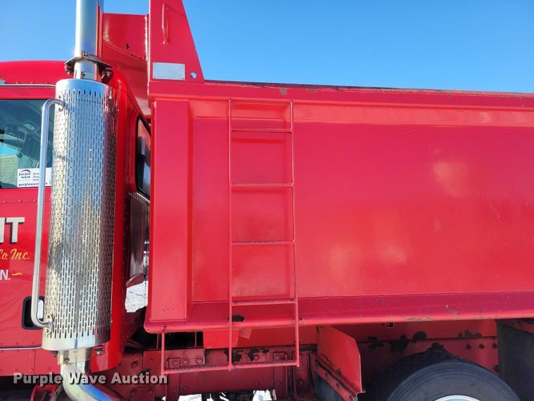 image for item EA2814 2007 Peterbilt 379 dump truck