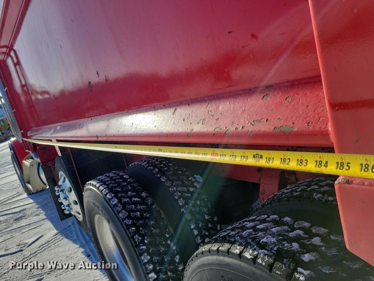 image for item EA2814 2007 Peterbilt 379 dump truck