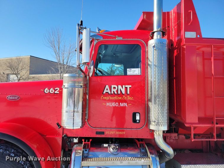 image for item EA2814 2007 Peterbilt 379 dump truck