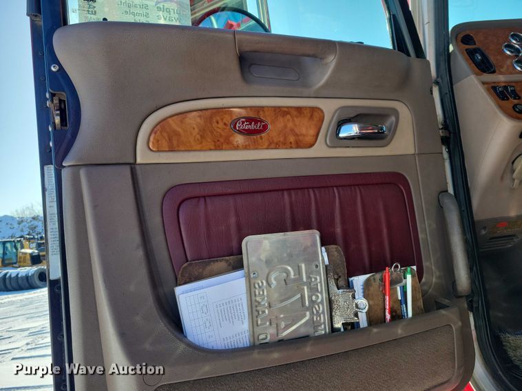 image for item EA2814 2007 Peterbilt 379 dump truck