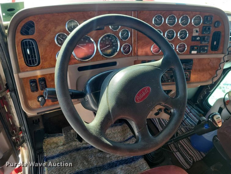 image for item EA2814 2007 Peterbilt 379 dump truck