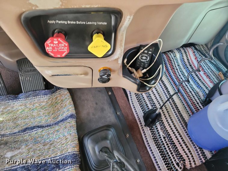 image for item EA2814 2007 Peterbilt 379 dump truck