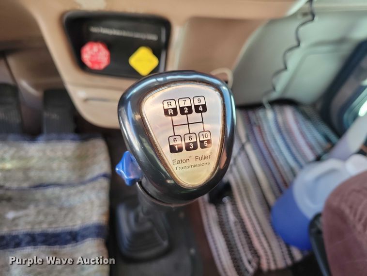 image for item EA2814 2007 Peterbilt 379 dump truck