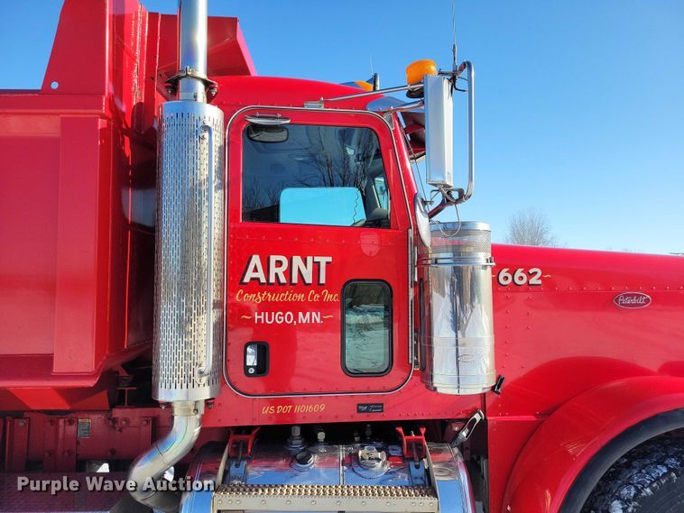 image for item EA2814 2007 Peterbilt 379 dump truck