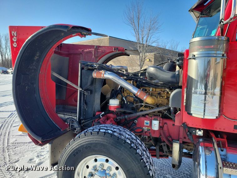 image for item EA2814 2007 Peterbilt 379 dump truck