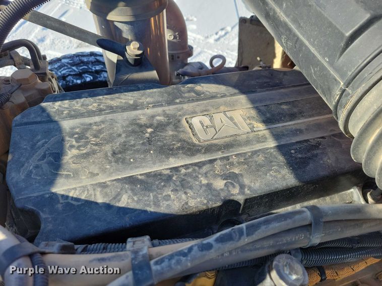 image for item EA2814 2007 Peterbilt 379 dump truck