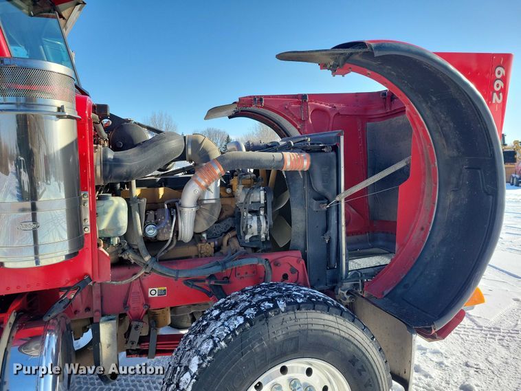 image for item EA2814 2007 Peterbilt 379 dump truck