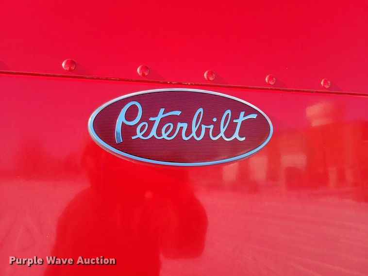 image for item EA2814 2007 Peterbilt 379 dump truck