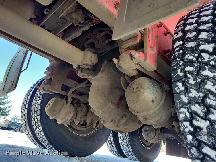 image for item EA2814 2007 Peterbilt 379 dump truck