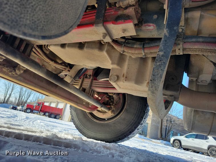 image for item EA2814 2007 Peterbilt 379 dump truck