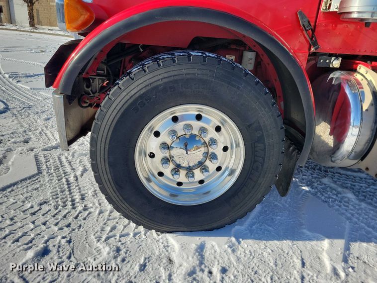 image for item EA2814 2007 Peterbilt 379 dump truck