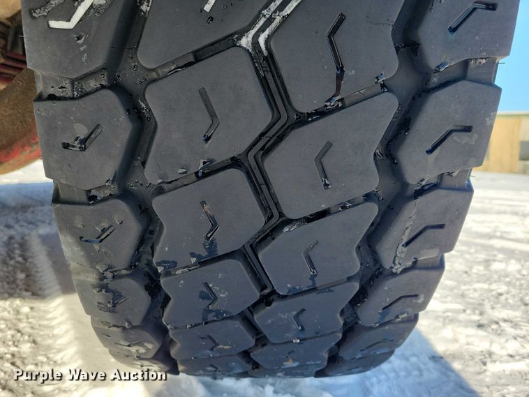 image for item EA2814 2007 Peterbilt 379 dump truck