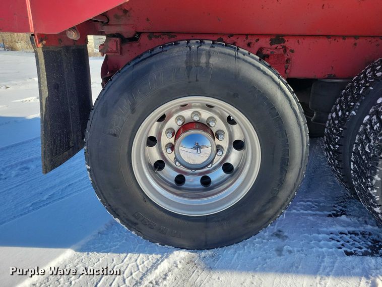 image for item EA2814 2007 Peterbilt 379 dump truck