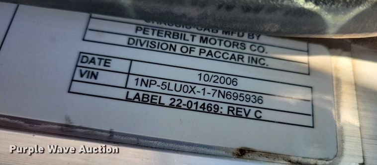 image for item EA2814 2007 Peterbilt 379 dump truck