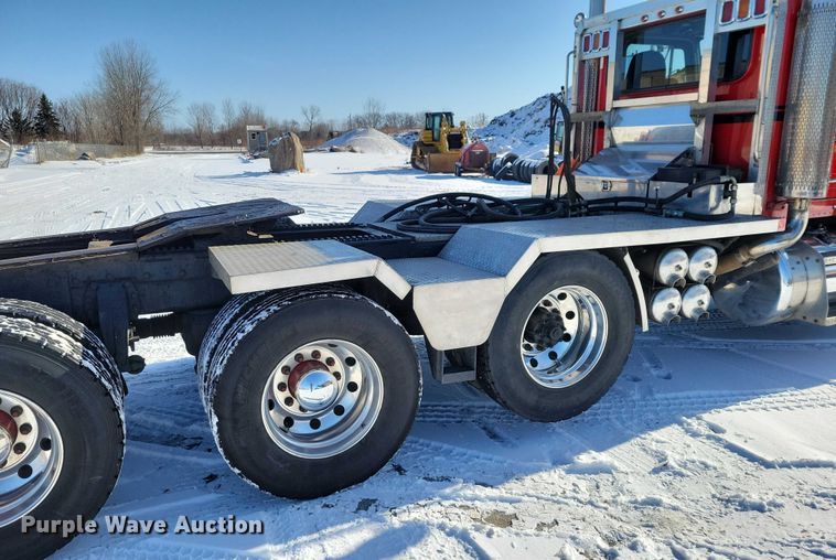 image for item EA2815 2005 Peterbilt 379 semi truck