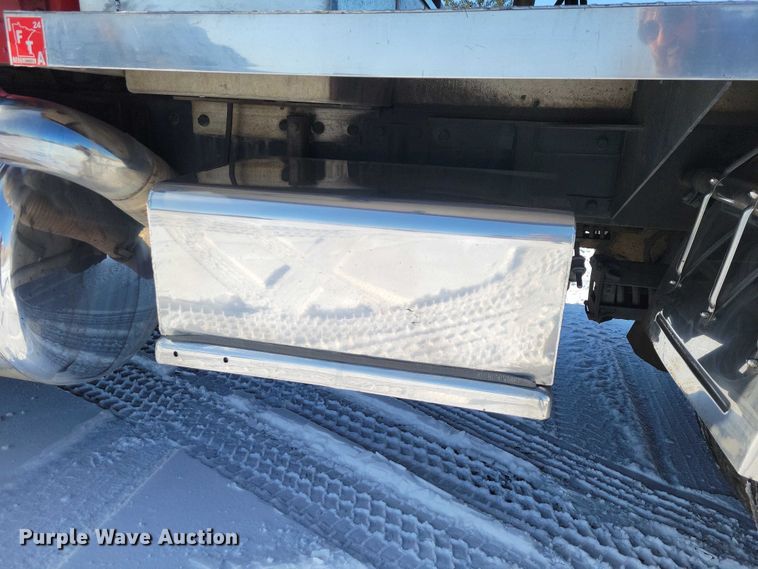 image for item EA2815 2005 Peterbilt 379 semi truck