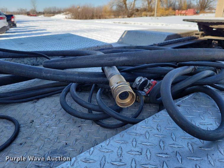 image for item EA2815 2005 Peterbilt 379 semi truck