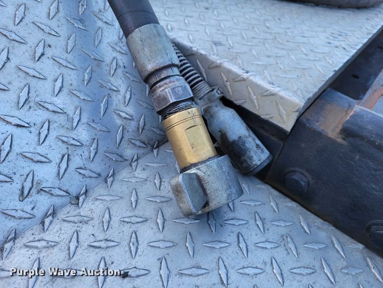 image for item EA2815 2005 Peterbilt 379 semi truck