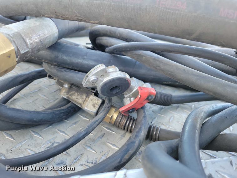 image for item EA2815 2005 Peterbilt 379 semi truck