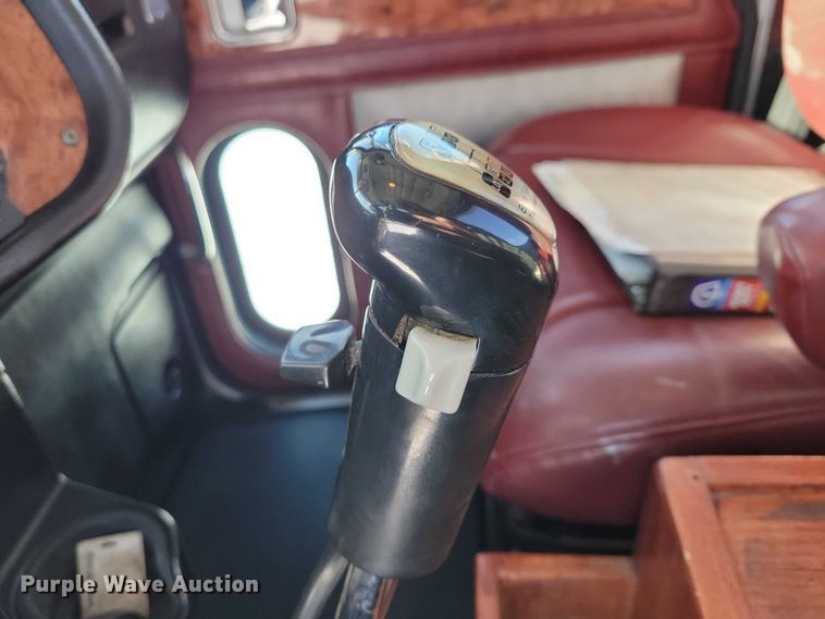 image for item EA2815 2005 Peterbilt 379 semi truck