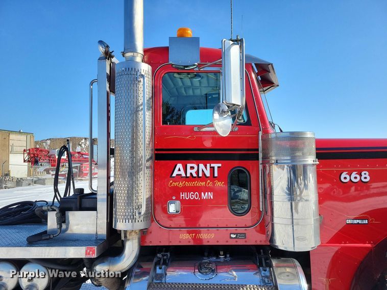 image for item EA2815 2005 Peterbilt 379 semi truck