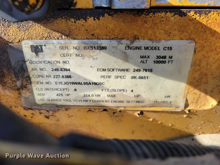 image for item EA2815 2005 Peterbilt 379 semi truck