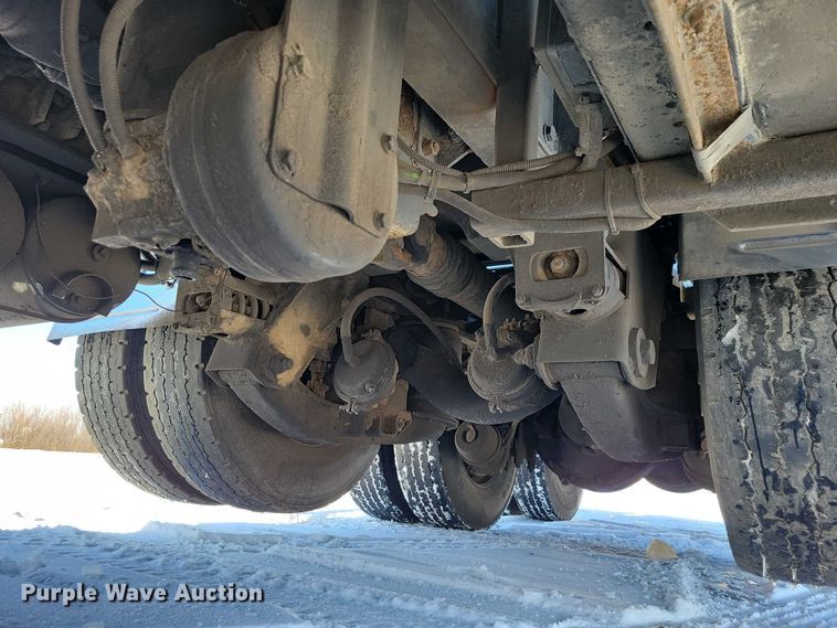 image for item EA2815 2005 Peterbilt 379 semi truck