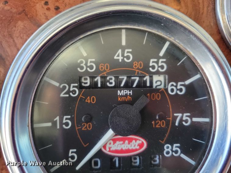 image for item EA2815 2005 Peterbilt 379 semi truck