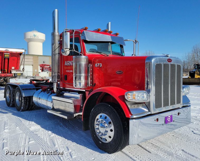 image for item EA2816 2019 Peterbilt 389 semi truck