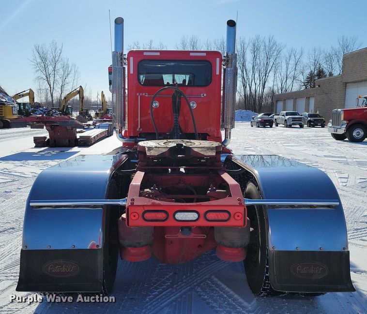 image for item EA2816 2019 Peterbilt 389 semi truck