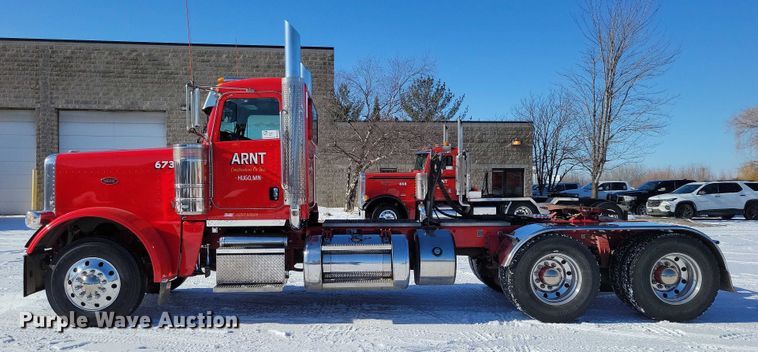 image for item EA2816 2019 Peterbilt 389 semi truck