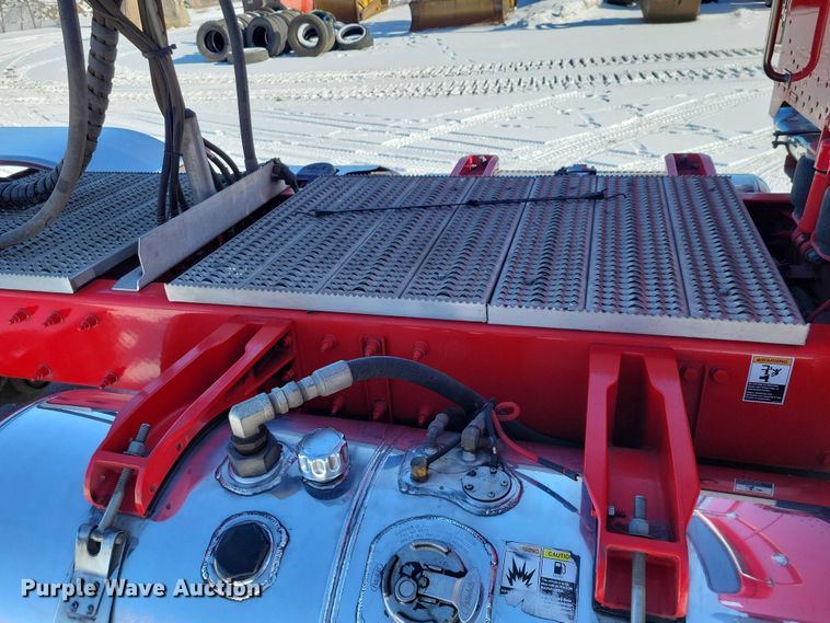 image for item EA2816 2019 Peterbilt 389 semi truck