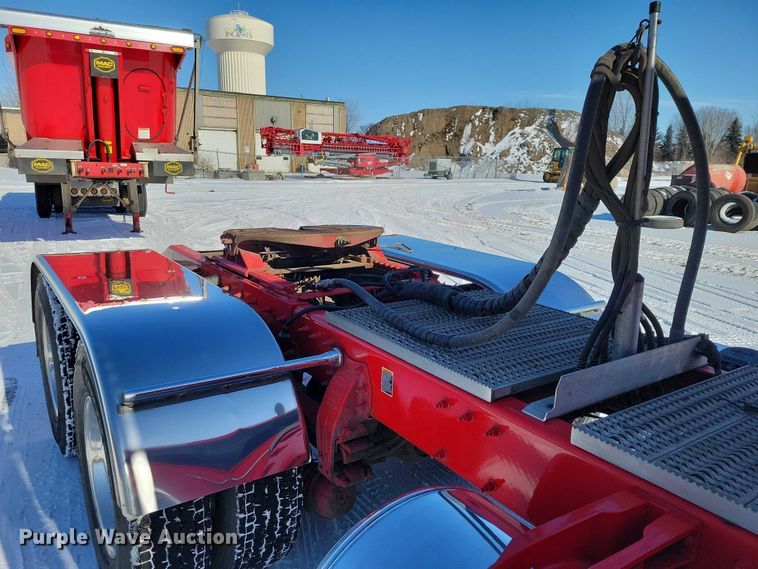 image for item EA2816 2019 Peterbilt 389 semi truck