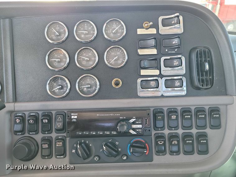 image for item EA2816 2019 Peterbilt 389 semi truck