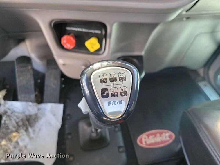 image for item EA2816 2019 Peterbilt 389 semi truck