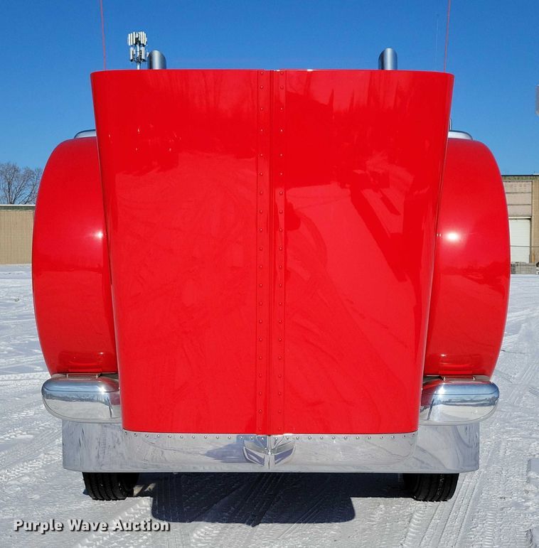 image for item EA2816 2019 Peterbilt 389 semi truck