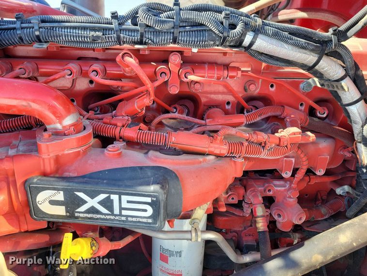 image for item EA2816 2019 Peterbilt 389 semi truck