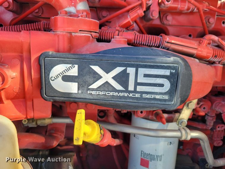 image for item EA2816 2019 Peterbilt 389 semi truck