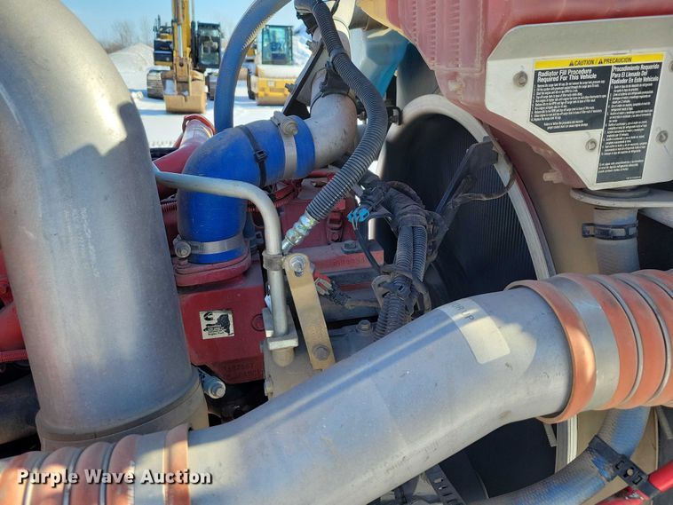 image for item EA2816 2019 Peterbilt 389 semi truck