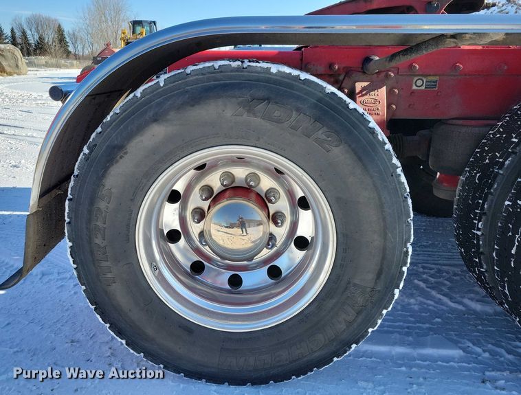 image for item EA2816 2019 Peterbilt 389 semi truck