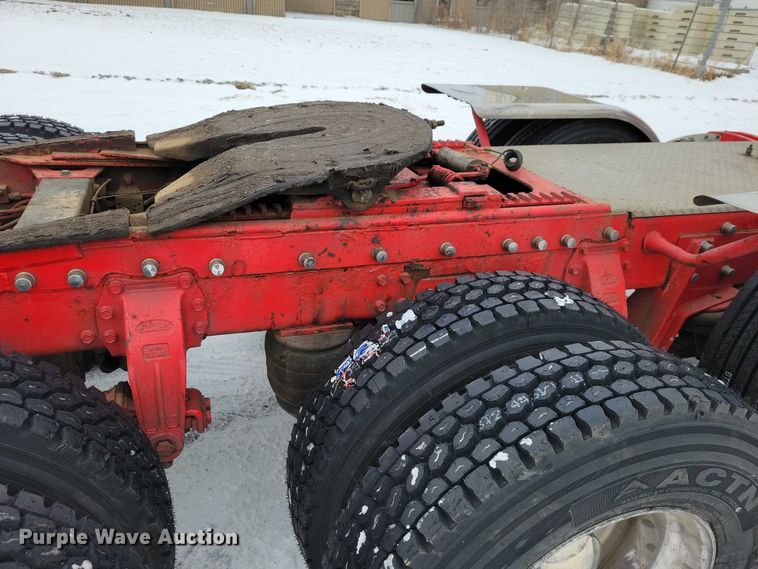 image for item EA2818 1987 Peterbilt 379 semi truck