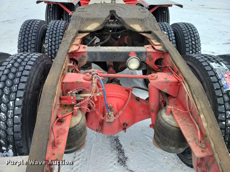 image for item EA2818 1987 Peterbilt 379 semi truck