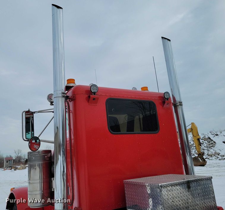 image for item EA2818 1987 Peterbilt 379 semi truck
