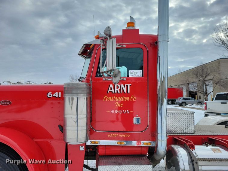 image for item EA2818 1987 Peterbilt 379 semi truck