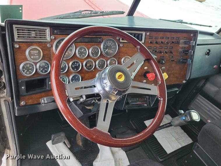 image for item EA2818 1987 Peterbilt 379 semi truck