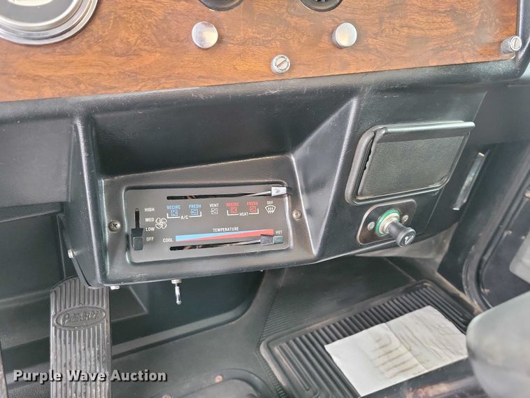 image for item EA2818 1987 Peterbilt 379 semi truck