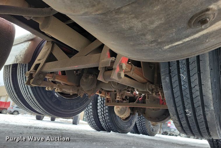 image for item EA2818 1987 Peterbilt 379 semi truck