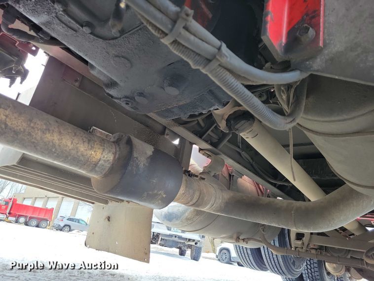 image for item EA2818 1987 Peterbilt 379 semi truck